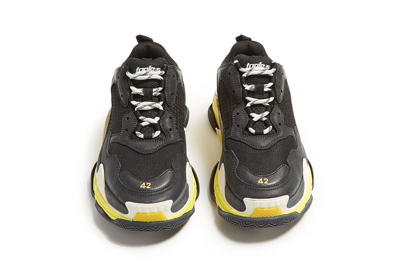 バレンシアガ　トリプルエス　スニーカー　新色　ブラック イエロー Balenciaga Triple S Low Top Trainers trainer First Look yellow mesh leather black white off