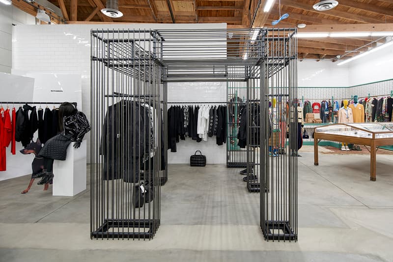 ドーバーストリートマーケット Dover Street Market Los Angeles ロサンゼルス 住所 場所 取り扱い 川久保玲 店内 ディスプレイ 建築