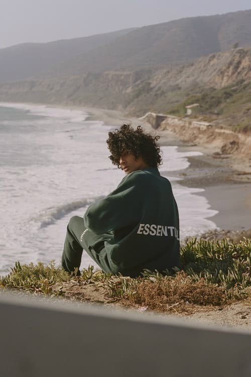 Fear of God  ESSENTIALS フィア オブ ゴッド エッセンシャルズ 冬シーズン 最新 ルック ブック ビジュアル