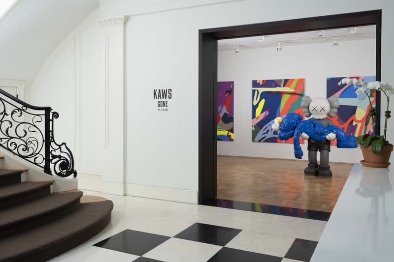 カウズ KAWS アート エキシビジョン 個展 ニューヨーク ギャラリー ハイプビースト kaws gone exhibition skarstedt gallery recap artworks art artist sculptures installations paintings HYPEBEAST