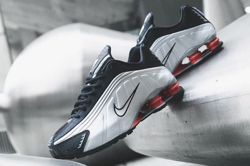 Nikeが誇る00年発売の名作shox R4 Black Silver モデルにクローズアップ Hypebeast Jp Nikeが誇る00年発売の名作shox R4 Black Silver モデルにクローズアップ Hypebeast Jp