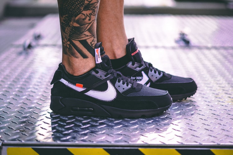Off-White™️ x Nike による最新コラボ Air Max 90 “Black” の着用ビジュアルが公開