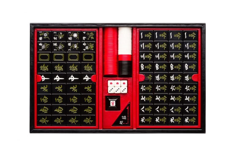 Prada が目を疑いたくなるほど高額な麻雀牌セットをリリース