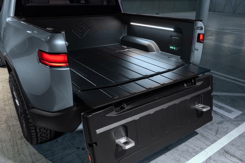 Rivian リビアン R1T EV 電動 電気 ピックアップトラック R1T