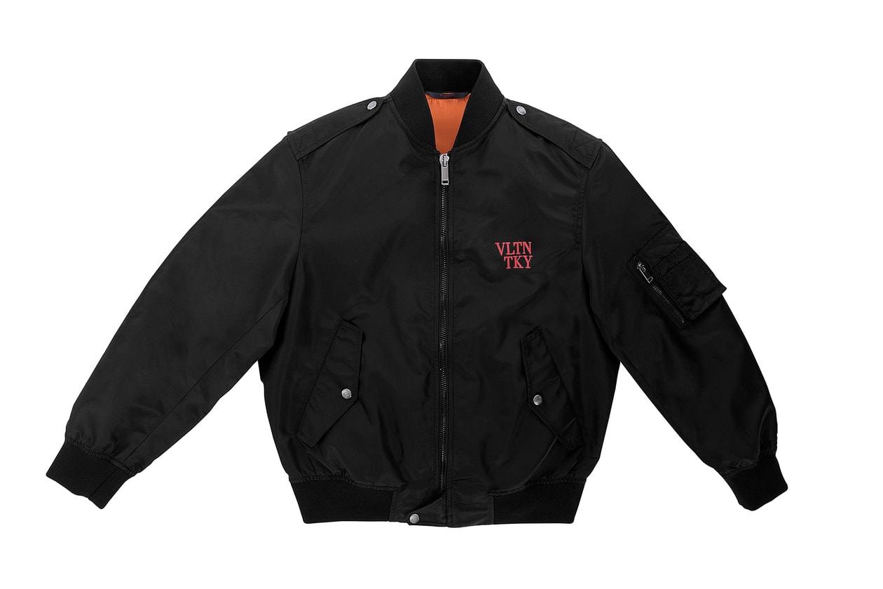 モトーラ世理奈が纏う Valentino の東京限定 “MANGA CAPSULE”  日本のポップカルチャーに目を付けた〈Valentino〉の“ダサ可愛い”キャラクターが目白押し