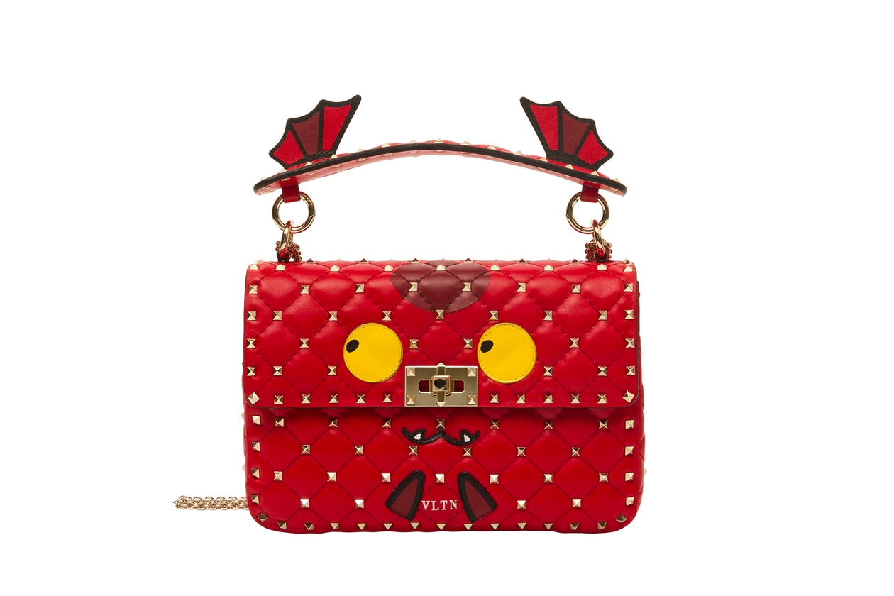 モトーラ世理奈が纏う Valentino の東京限定 “MANGA CAPSULE”  日本のポップカルチャーに目を付けた〈Valentino〉の“ダサ可愛い”キャラクターが目白押し