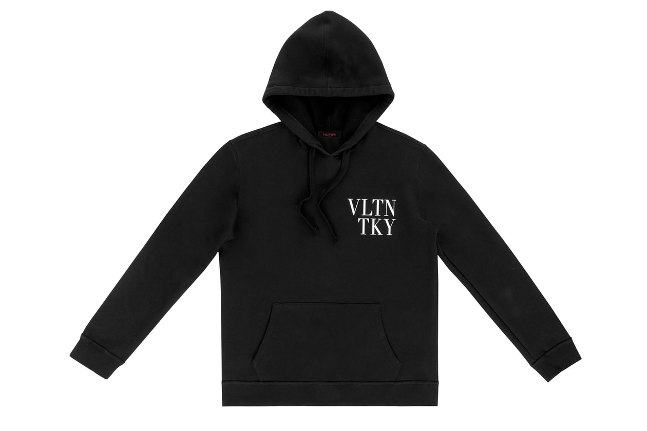 モトーラ世理奈が纏う Valentino の東京限定 “MANGA CAPSULE”  日本のポップカルチャーに目を付けた〈Valentino〉の“ダサ可愛い”キャラクターが目白押し