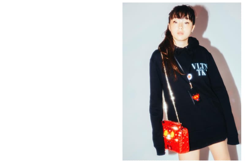 モトーラ世理奈が纏う Valentino の東京限定 “MANGA CAPSULE”  日本のポップカルチャーに目を付けた〈Valentino〉の“ダサ可愛い”キャラクターが目白押し