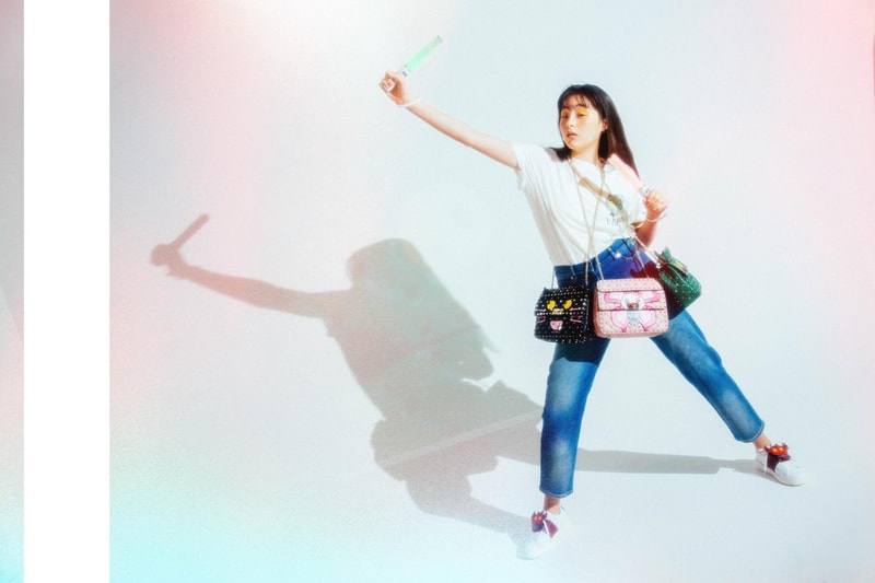 モトーラ世理奈が纏う Valentino の東京限定 “MANGA CAPSULE”  日本のポップカルチャーに目を付けた〈Valentino〉の“ダサ可愛い”キャラクターが目白押し