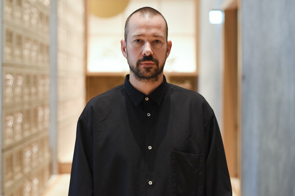 Supreme シュプリーム コレクター スケートデッキ アクセサリー キム・ジョーンズ 空山基 ルーク・メイヤー インタビュー 映画 12月公開 おすすめ ドルガバ 炎上 差別 中国