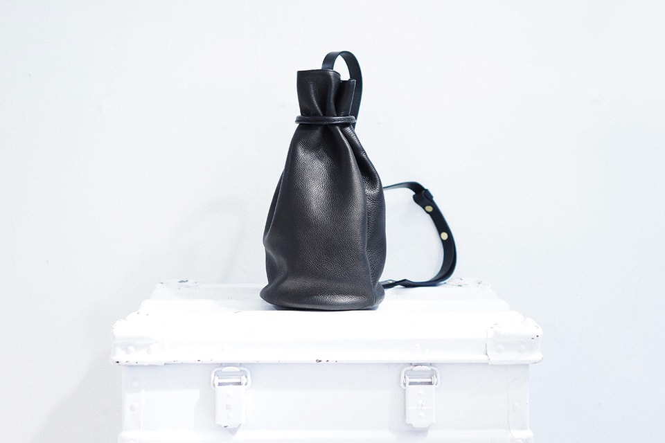 PORTER ポーター 5525gallery WAIST BAG ウエストバッグ レザー BLK 無地 中古品の販売・通販なら