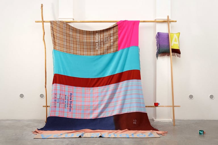 ホリデーギフトにも最適な Acne Studios 限定インテリアアイテムが登場