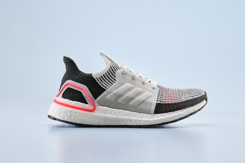 adidas  UltraBoost 19 アディダス　ブースト ウルトラブースト ランニング シューズ ジョギング ランナー 