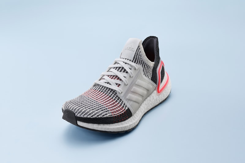 adidas  UltraBoost 19 アディダス　ブースト ウルトラブースト ランニング シューズ ジョギング ランナー 