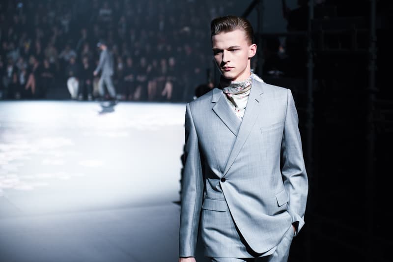 ディオール Dior 2019年プレフォールコレクション 東京 空山基 セクシーロボ コラボレーション ランウェイ 写真 