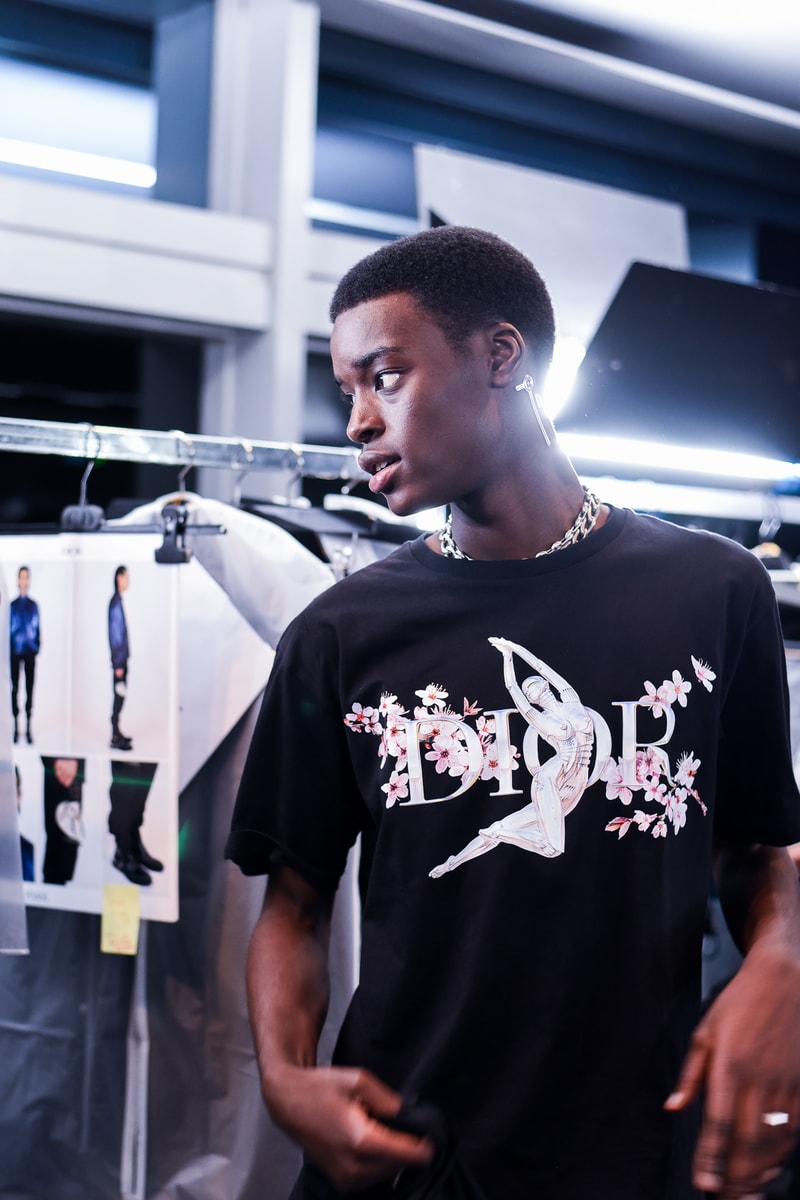 ディオール Dior 2019年プレフォールコレクション 東京 空山基 セクシーロボ コラボレーション ランウェイ 写真 