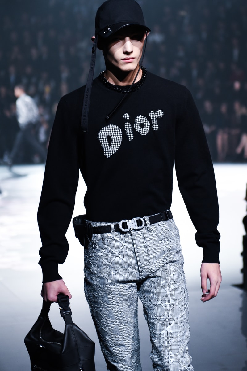 ディオール Dior 2019年プレフォールコレクション 東京 空山基 セクシーロボ コラボレーション ランウェイ 写真 