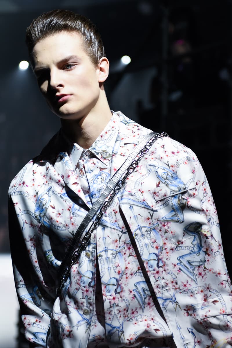 ディオール Dior 2019年プレフォールコレクション 東京 空山基 セクシーロボ コラボレーション ランウェイ 写真 