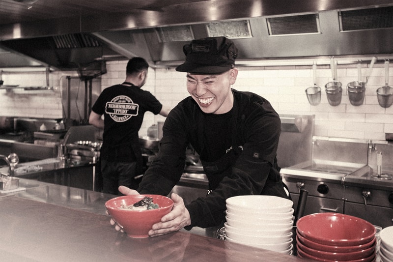 ラーメン専門店の一風堂が NEIGHBORHOOD とのコラボレーションユニフォームを発表