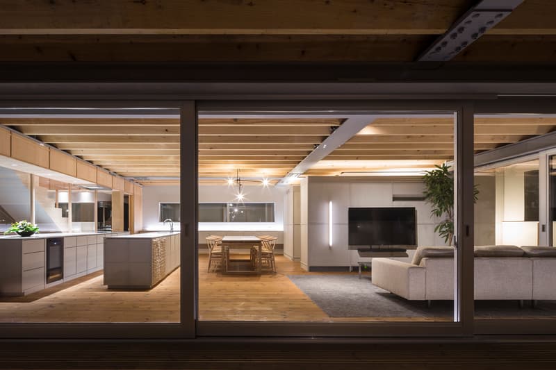 安齋好太郎 建築設計事務所 Life Style Koubou 窓の無い低層住宅　福島　life style koubou windowless modern fukushima japan house home architecture