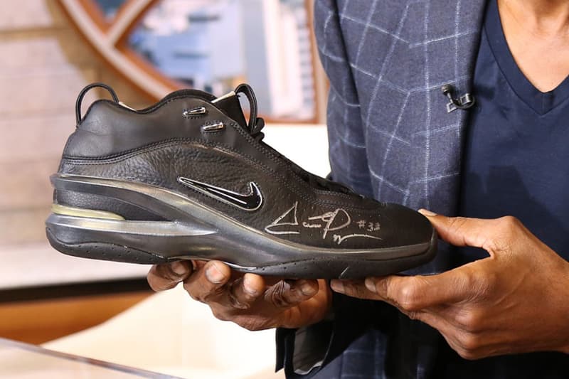 スコッティ・ピッペン Scottie Pippen 元 NBA ブルズ Bulls サイン入り ナイキ Nike シューズ5足がチャリティオークションに登場