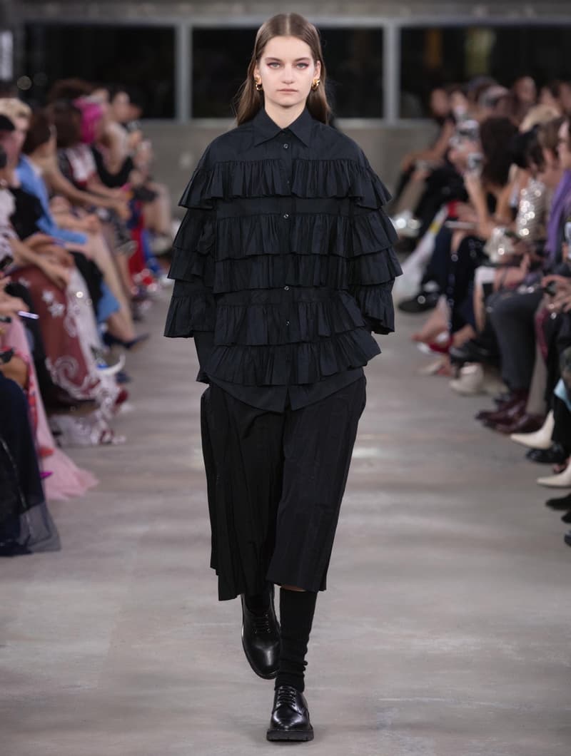 日本古来の美意識を日常服へと変貌させた Valentino 2019年プレフォールコレクション ブランドカラーの赤と黒を基調に、“間”や“侘び寂び”から着想を得た日本発信の最新コレクションを表と裏から分析 HYPEBEAST ハイプビースト ヴァレンティノ