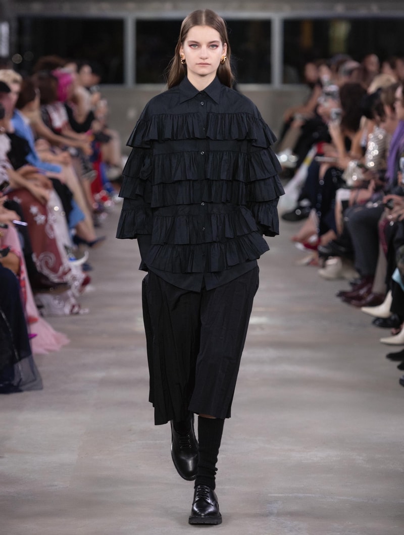 日本古来の美意識を日常服へと変貌させた Valentino 2019年プレフォールコレクション ブランドカラーの赤と黒を基調に、“間”や“侘び寂び”から着想を得た日本発信の最新コレクションを表と裏から分析 HYPEBEAST ハイプビースト ヴァレンティノ