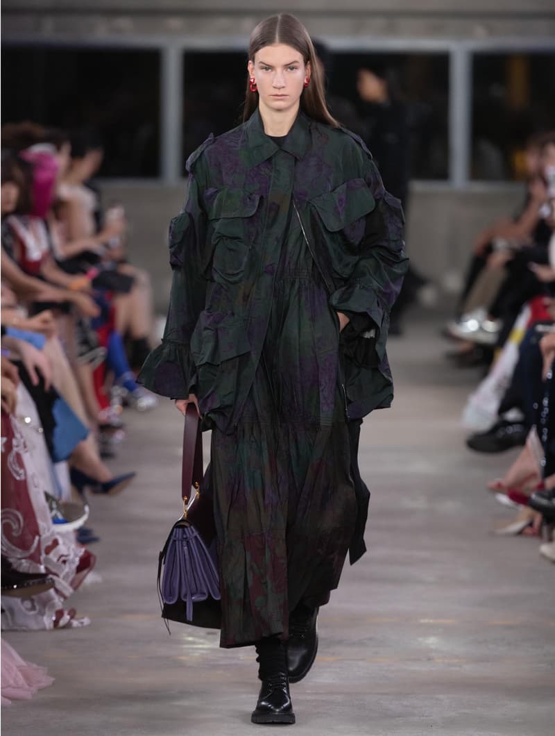 日本古来の美意識を日常服へと変貌させた Valentino 2019年プレフォールコレクション ブランドカラーの赤と黒を基調に、“間”や“侘び寂び”から着想を得た日本発信の最新コレクションを表と裏から分析 HYPEBEAST ハイプビースト ヴァレンティノ