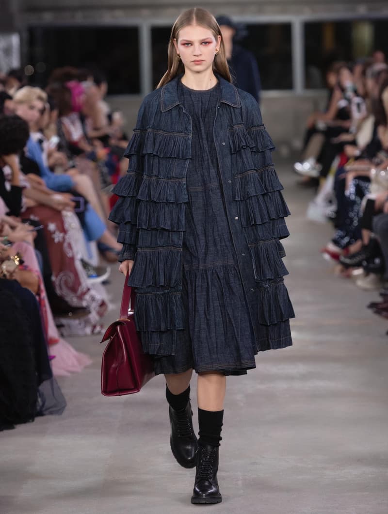 日本古来の美意識を日常服へと変貌させた Valentino 2019年プレフォールコレクション ブランドカラーの赤と黒を基調に、“間”や“侘び寂び”から着想を得た日本発信の最新コレクションを表と裏から分析 HYPEBEAST ハイプビースト ヴァレンティノ