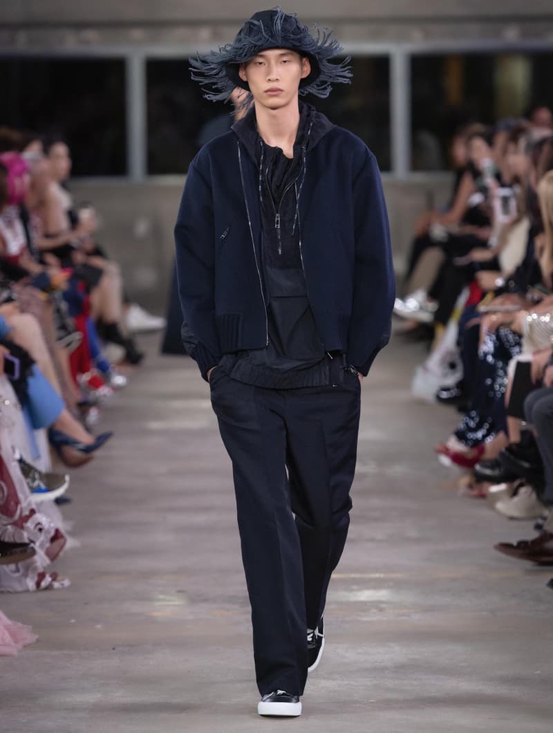 日本古来の美意識を日常服へと変貌させた Valentino 2019年プレフォールコレクション ブランドカラーの赤と黒を基調に、“間”や“侘び寂び”から着想を得た日本発信の最新コレクションを表と裏から分析 HYPEBEAST ハイプビースト ヴァレンティノ