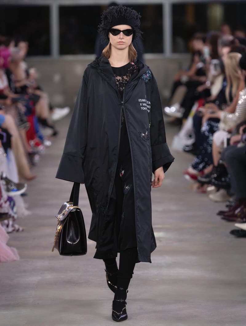 日本古来の美意識を日常服へと変貌させた Valentino 2019年プレフォールコレクション ブランドカラーの赤と黒を基調に、“間”や“侘び寂び”から着想を得た日本発信の最新コレクションを表と裏から分析 HYPEBEAST ハイプビースト ヴァレンティノ