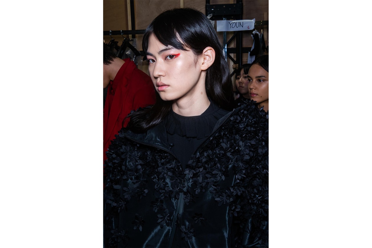 日本古来の美意識を日常服へと変貌させた Valentino 2019年プレフォールコレクション ブランドカラーの赤と黒を基調に、“間”や“侘び寂び”から着想を得た日本発信の最新コレクションを表と裏から分析 HYPEBEAST ハイプビースト ヴァレンティノ