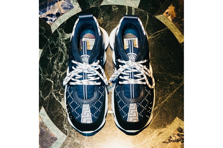 Versace と UNITED ARROWS & SONS が Chain Reaction のコラボモデルをリリース