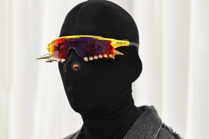 ヴェトモン x オークリー Vetements  OAKLEY とのコラボサングラスが登場