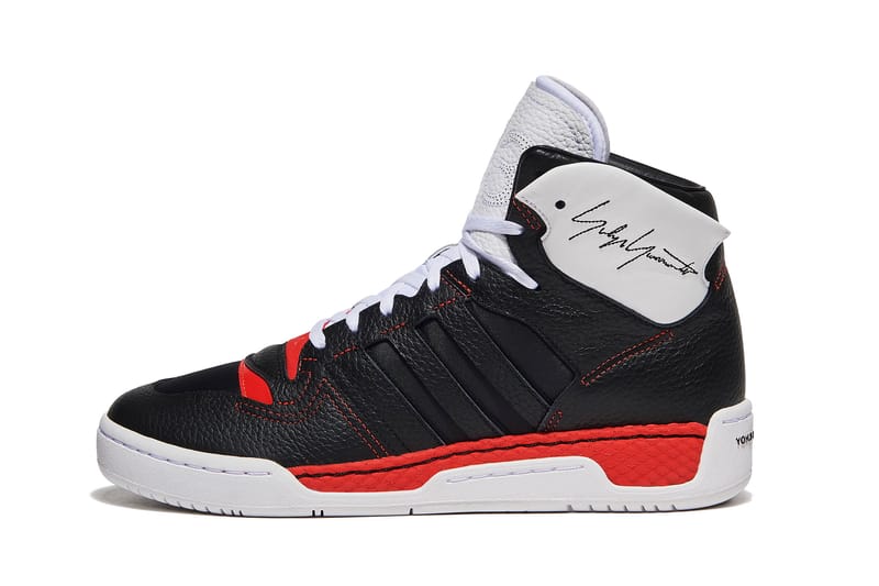 山本耀司が手がける Y-3 より1980年代にヒントを得た新作フットウェア計2足が登場