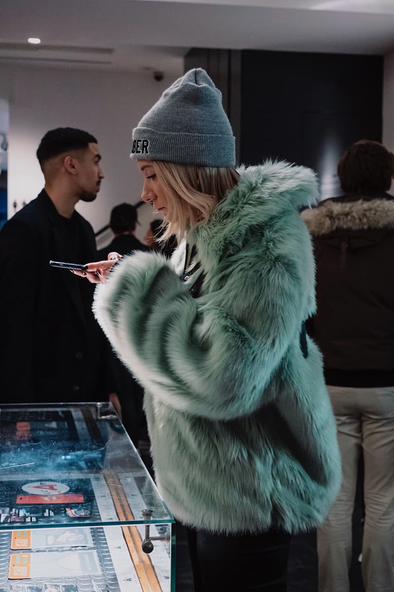 ラート ド ロートモービル アルチュール・カー L'art de l'automobile "Out of Gasoline" pop-up arthur kar t-shirt crewneck mock neck mobil petrol station oil socony vaccuum exhibition car terminology  