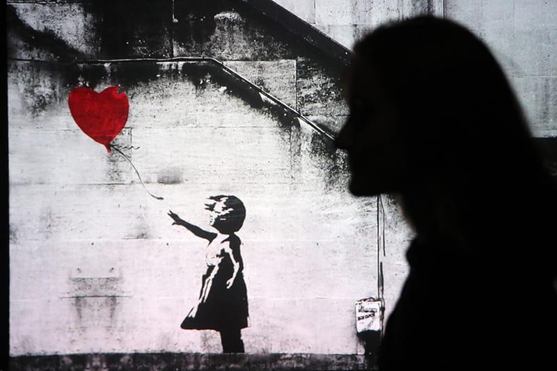 千葉県・九十九里浜にも数年前から Banksy の作品が存在していた？