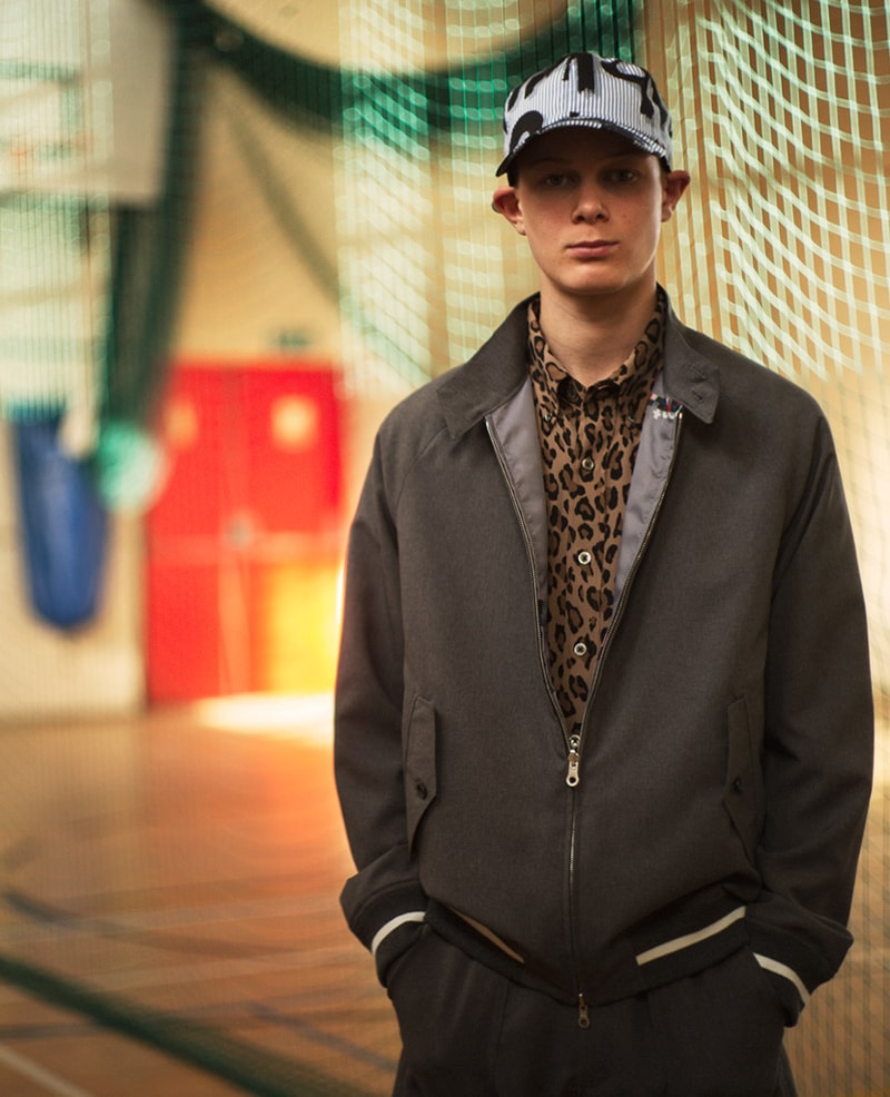 ユニフォーム エクスペリメント オンライン ソフネット オンライン アウター シャツ uniform experiment Spring/Summer 2019 Lookbook collection Japanese streetwear bomber suit graphic crewneck t-shirt tee trousers shorts