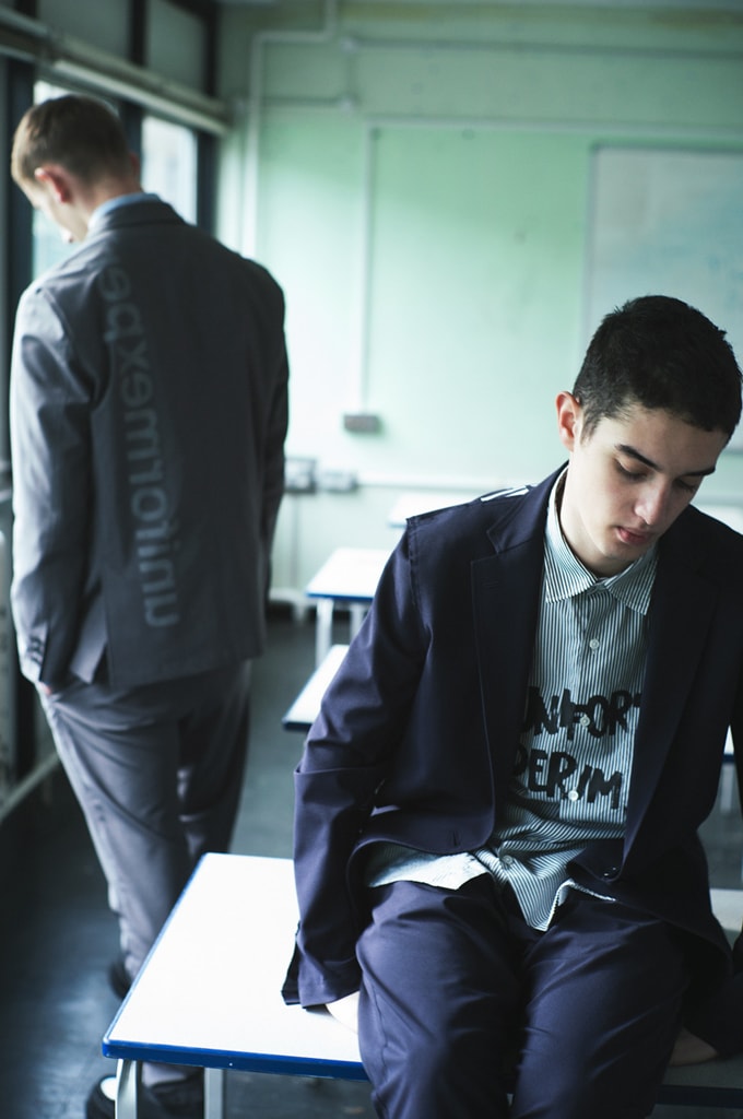 ユニフォーム エクスペリメント オンライン ソフネット オンライン アウター シャツ uniform experiment Spring/Summer 2019 Lookbook collection Japanese streetwear bomber suit graphic crewneck t-shirt tee trousers shorts