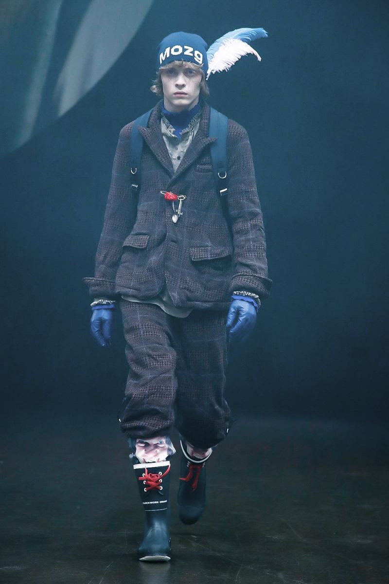 アンダーカバー UNDERCOVER 時計じかけのオレンジ 2019年秋冬 ナイキ Nike コラボ ヴァレンティノ Valentino AW Fall Winter 2019 Collection Runway paris fashion week mens jun takahashi clockwork orange droogs nike collaboration valentino