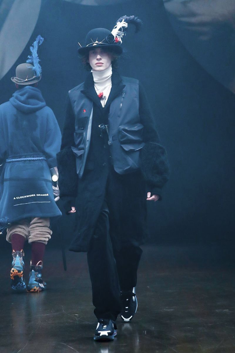 アンダーカバー UNDERCOVER 時計じかけのオレンジ 2019年秋冬 ナイキ Nike コラボ ヴァレンティノ Valentino AW Fall Winter 2019 Collection Runway paris fashion week mens jun takahashi clockwork orange droogs nike collaboration valentino
