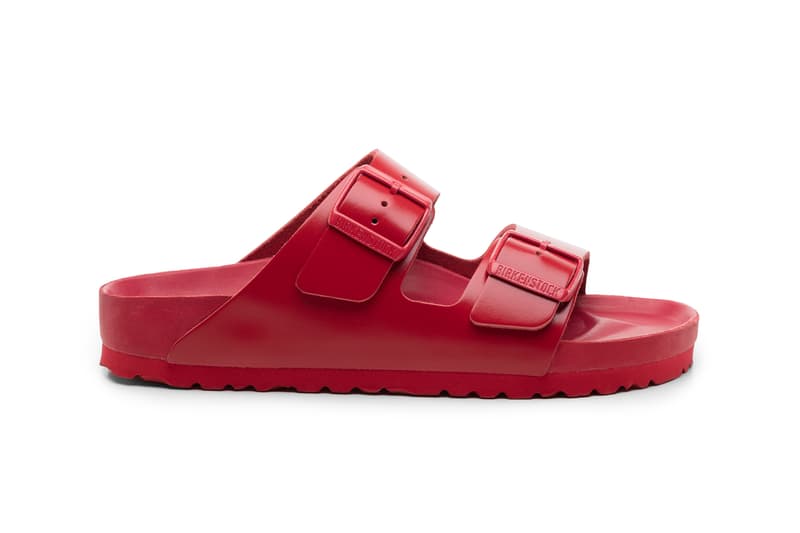 Valentino が BIRKENSTOCK の名作 Arizona をベースにしたコラボサンダル計2型を発表