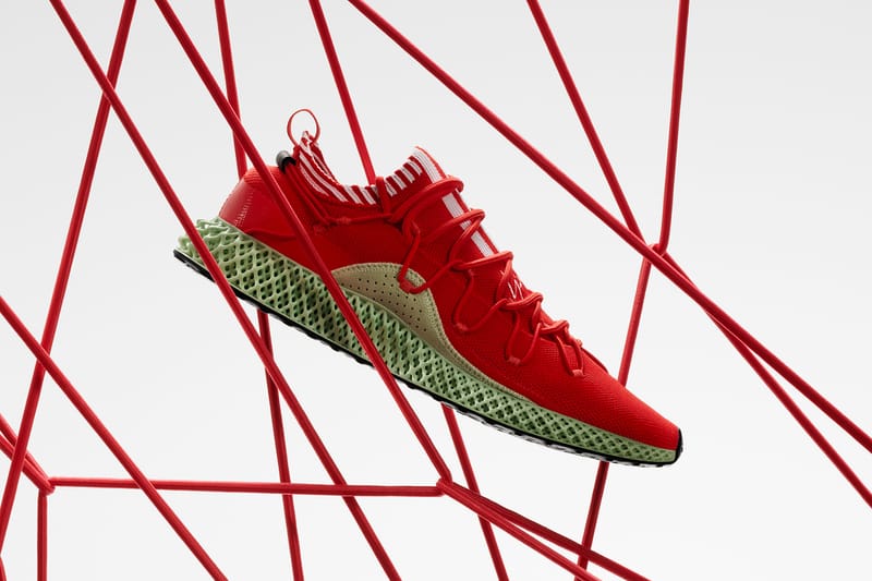 Y-3 より4Dテクノロジー搭載の新作シューズ Y-3 RUNNER 4D が数量限定で発売