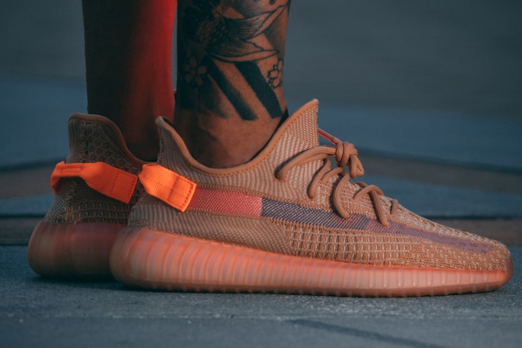 YEEZY BOOST 350 V2 “Clay” の着用画像でシューズのディテールに迫る