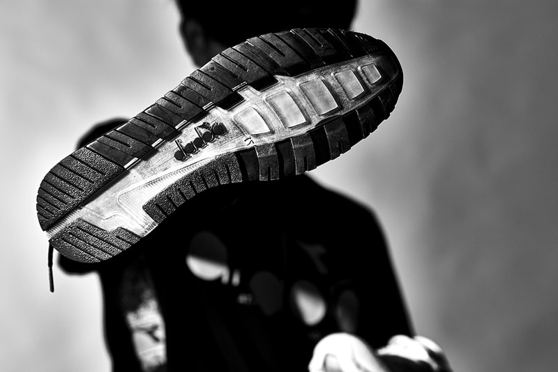 スニーカーギークが最注目する diadora N9002 より日本限定の新色モデルが登場 昨年のレトロカラー押しから一転、2019年春夏は抜群の汎用性を持つオールブラック＆オールホワイト 