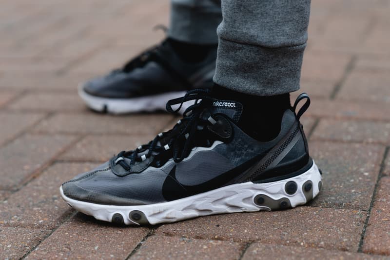 スニーカー 足元スナップ ナイキ 