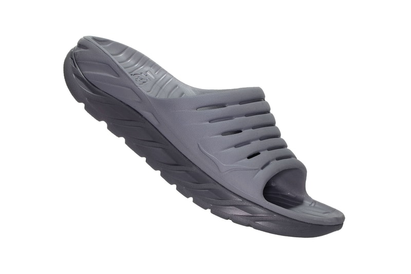 HOKA ONE ONEの大人気リカバリーサンダル2型のデザインがリニューアル 