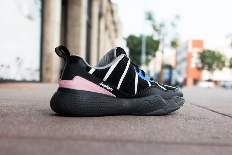 K・SWISS が謎のインスタグラマー Lil Jupiter と日本国内限定24足のコラボフットウェアを発売 ファッション界を席巻するヴァージル・アブローも熱視線を送るニューヨーク在住のカリスマが緊急来日 