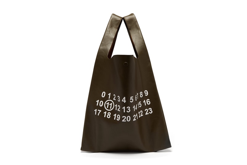 メゾン マルジェラ　トートバッグ　バッグ　プレミアムレザー　Maison Margiela Leather Logo Print Tote Bag Release