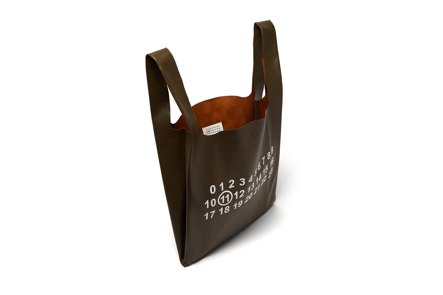メゾン マルジェラ　トートバッグ　バッグ　プレミアムレザー　Maison Margiela Leather Logo Print Tote Bag Release